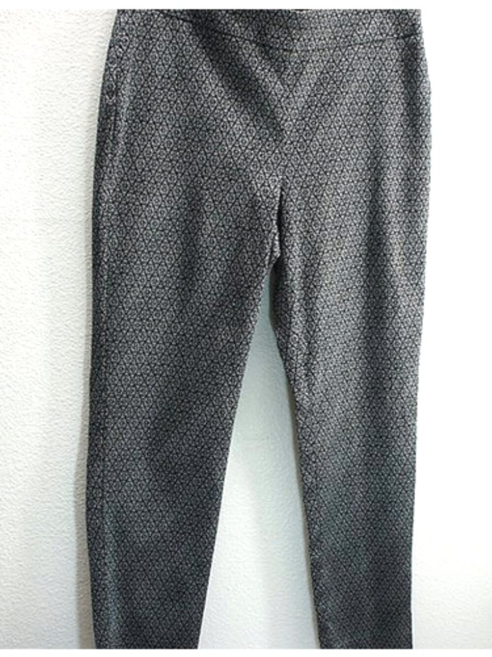 Chico's Black Silver Diamond Design Pull On Pants size 1